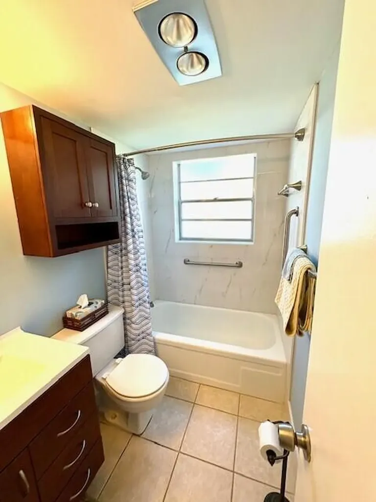 120 Dorchester F West Palm Beach FL 33417
