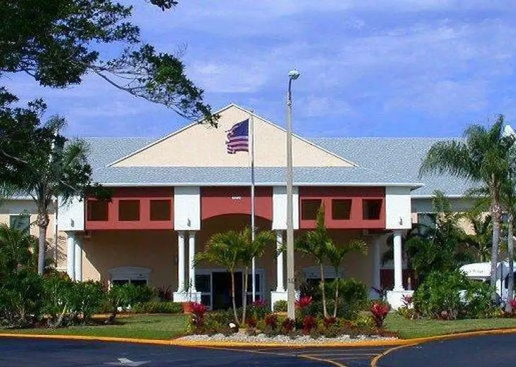 120 Dorchester F West Palm Beach FL 33417