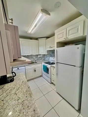 120 Dorchester F West Palm Beach FL 33417