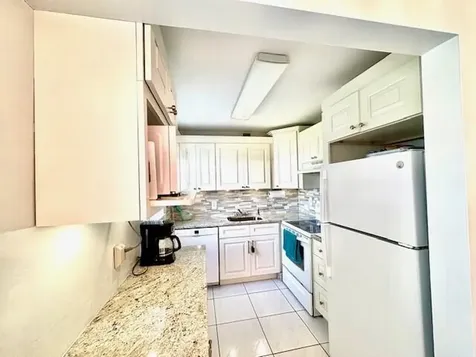 120 Dorchester F West Palm Beach FL 33417