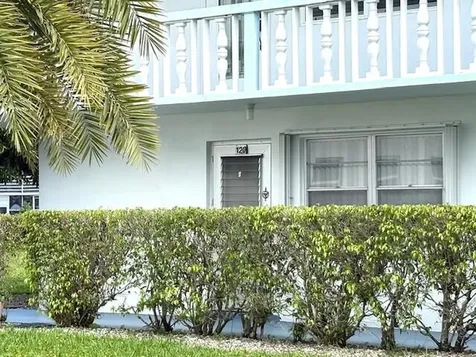 120 Dorchester F West Palm Beach FL 33417