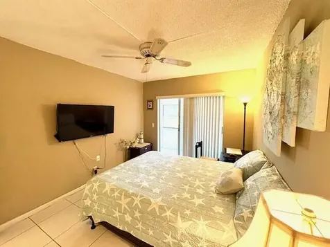 120 Dorchester F West Palm Beach FL 33417