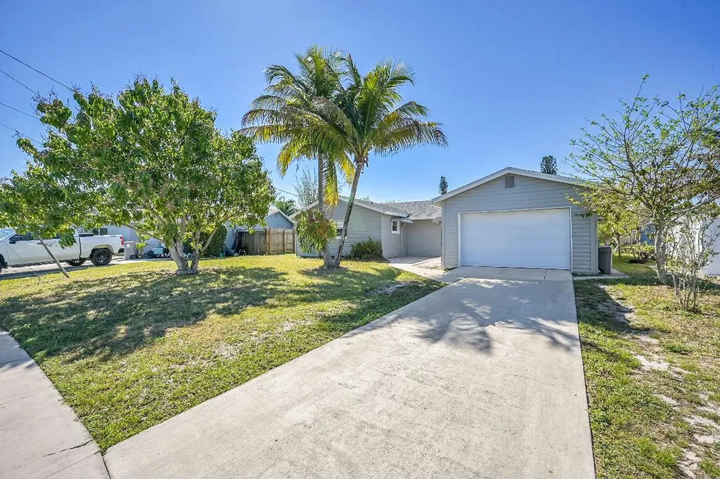 9174 SW 2nd Street Boca Raton FL 33428