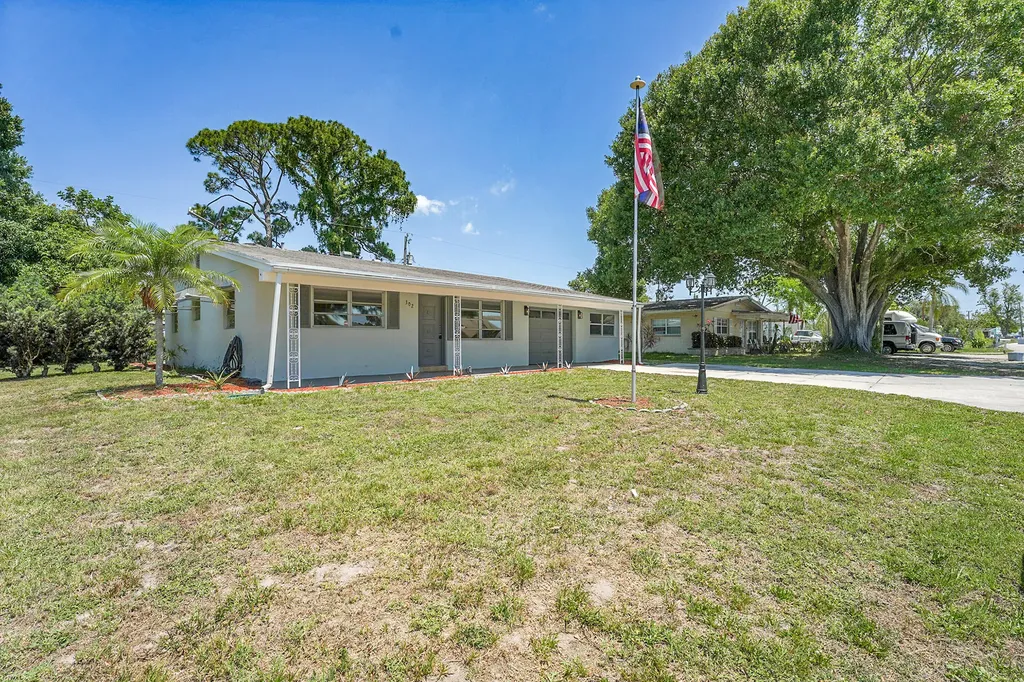 302 W Arbor Avenue Port St Lucie FL 34952