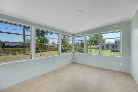 302 W Arbor Avenue Port St Lucie FL 34952