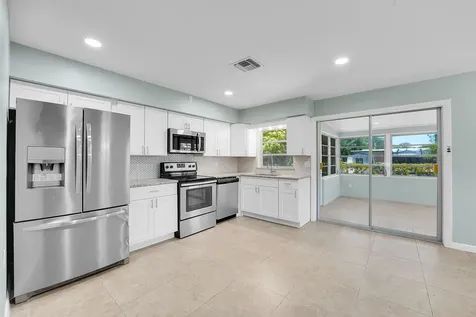 302 W Arbor Avenue Port St Lucie FL 34952