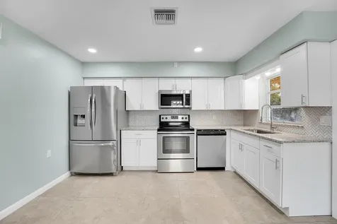 302 W Arbor Avenue Port St Lucie FL 34952