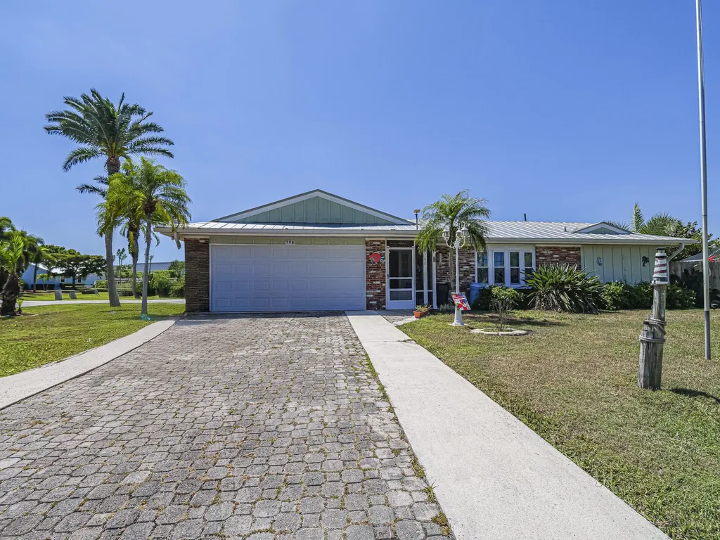 798 SE Polynesian Avenue Port St Lucie FL 34983