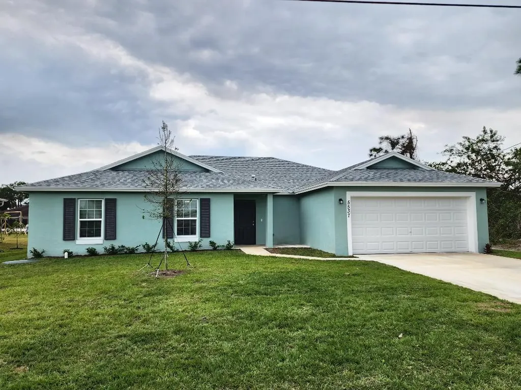5537 NW Burgin Street Port St Lucie FL 34986