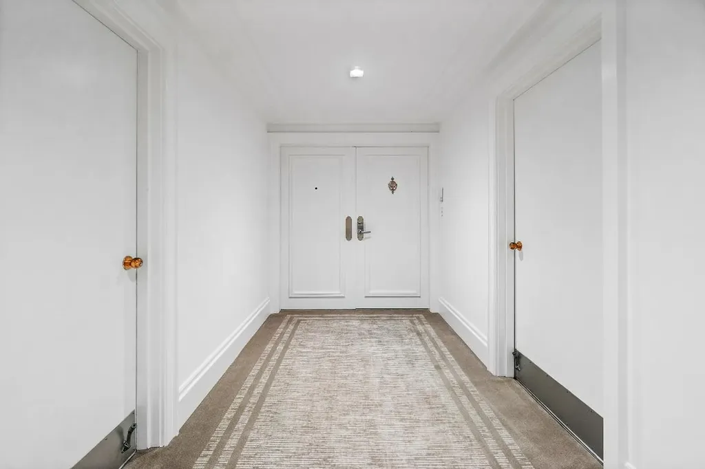 150 Bradley Place Palm Beach FL 33480