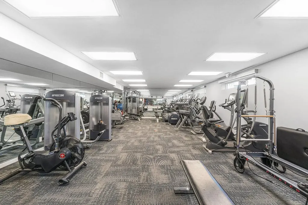 150 Bradley Place Palm Beach FL 33480