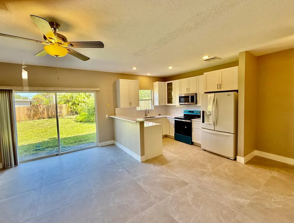 251 Leland Lane Greenacres FL 33463