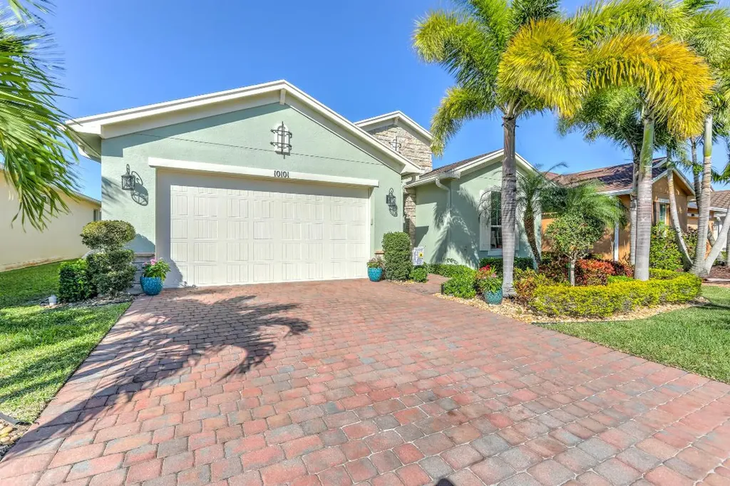 10101 SW Indian Lilac Trail Port St Lucie FL 34987