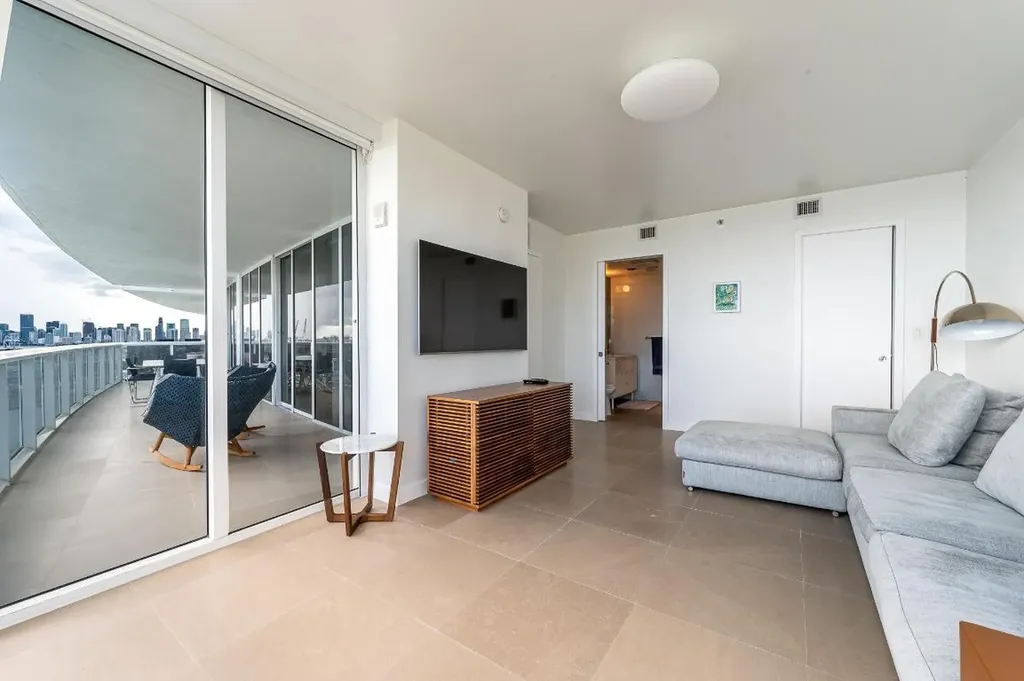 400 Alton Road Miami Beach FL 33139