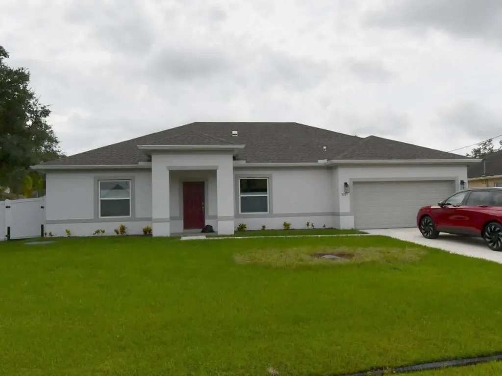 5211 NW West Piper Circle Port St Lucie FL 34986