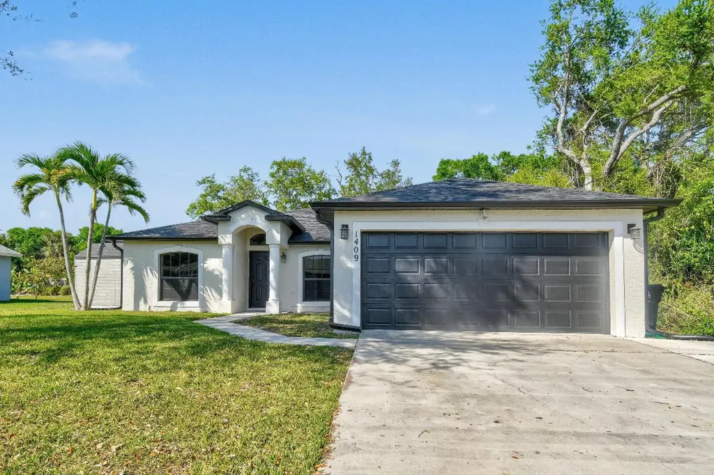 1409 SW Gastador Avenue Port St Lucie FL 34953