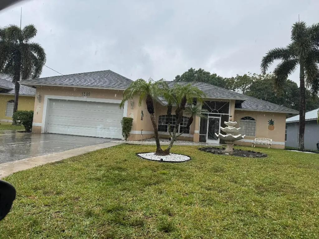 1209 Dayman Avenue Fort Pierce FL 34950