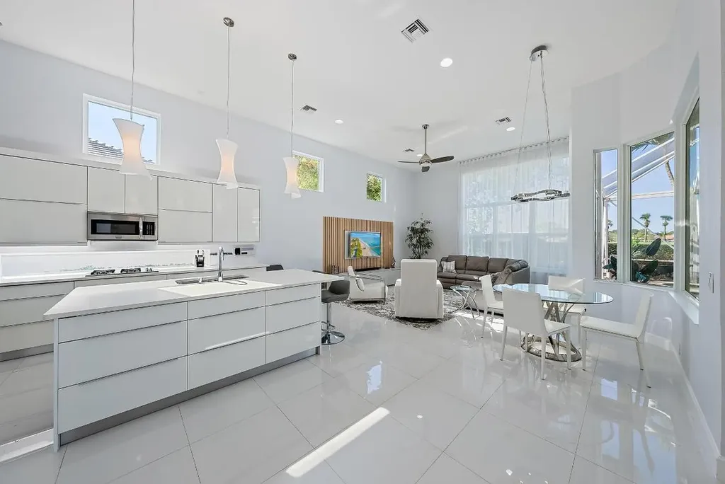 8988 Lakes Boulevard West Palm Beach FL 33412