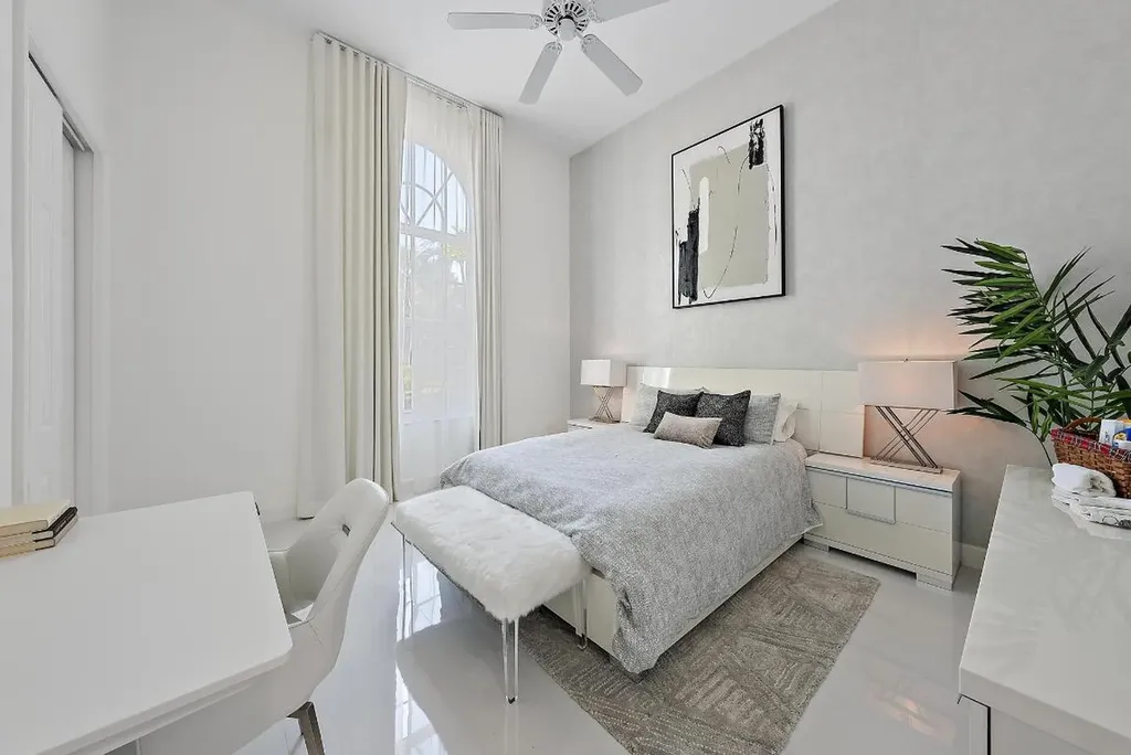 8988 Lakes Boulevard West Palm Beach FL 33412