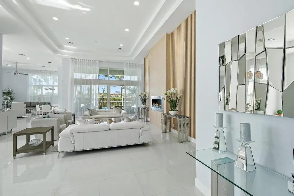8988 Lakes Boulevard West Palm Beach FL 33412