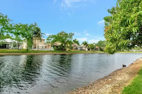 4940 Pelican Manor Coconut Creek FL 33073