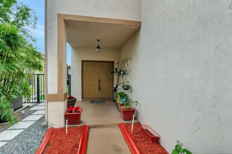 4940 Pelican Manor Coconut Creek FL 33073