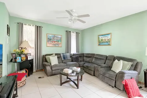 4940 Pelican Manor Coconut Creek FL 33073