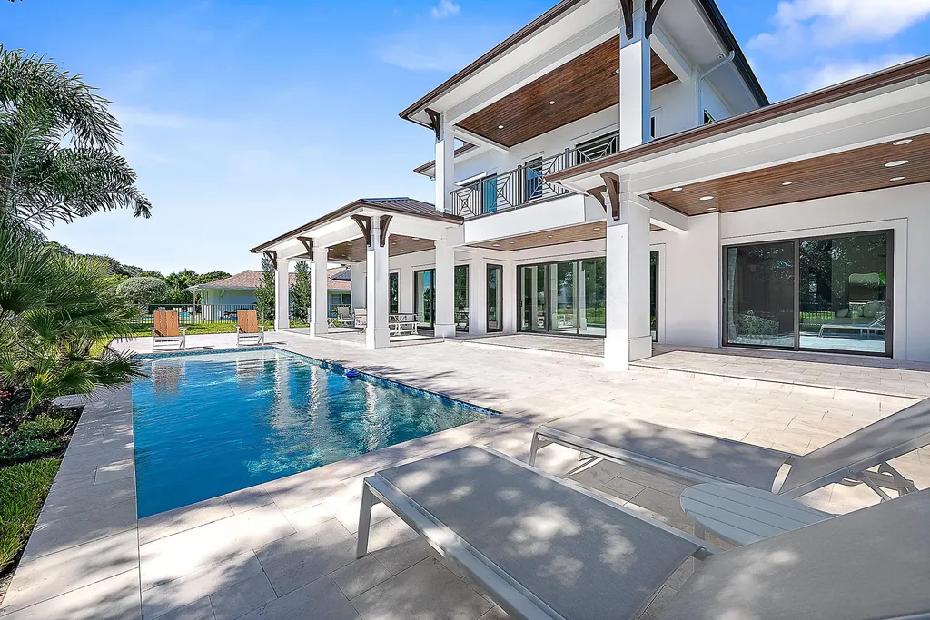 325 Fairway N Tequesta FL 33469