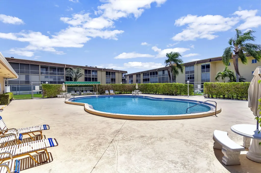 400 Village Green Circle W Palm Springs FL 33461