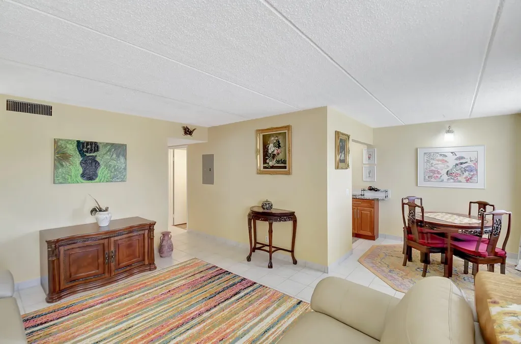 400 Village Green Circle W Palm Springs FL 33461