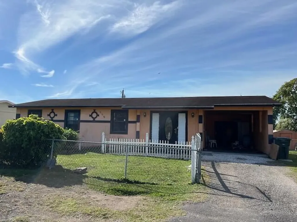 932 SW Avenue H Belle Glade FL 33430
