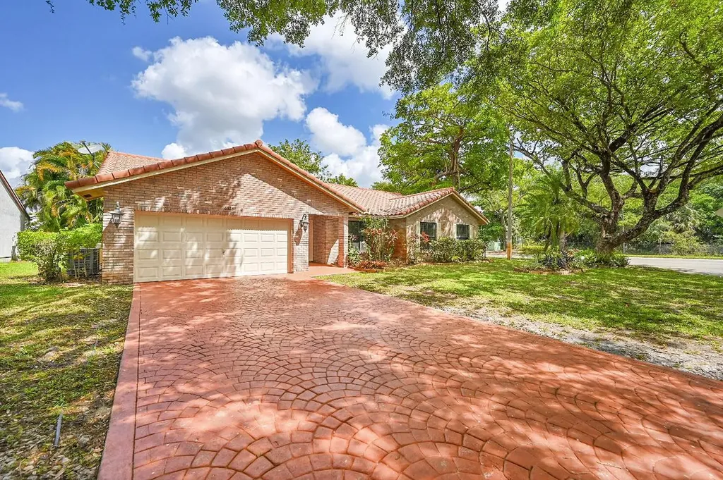 6615 NW 48th Manor Coral Springs FL 33067
