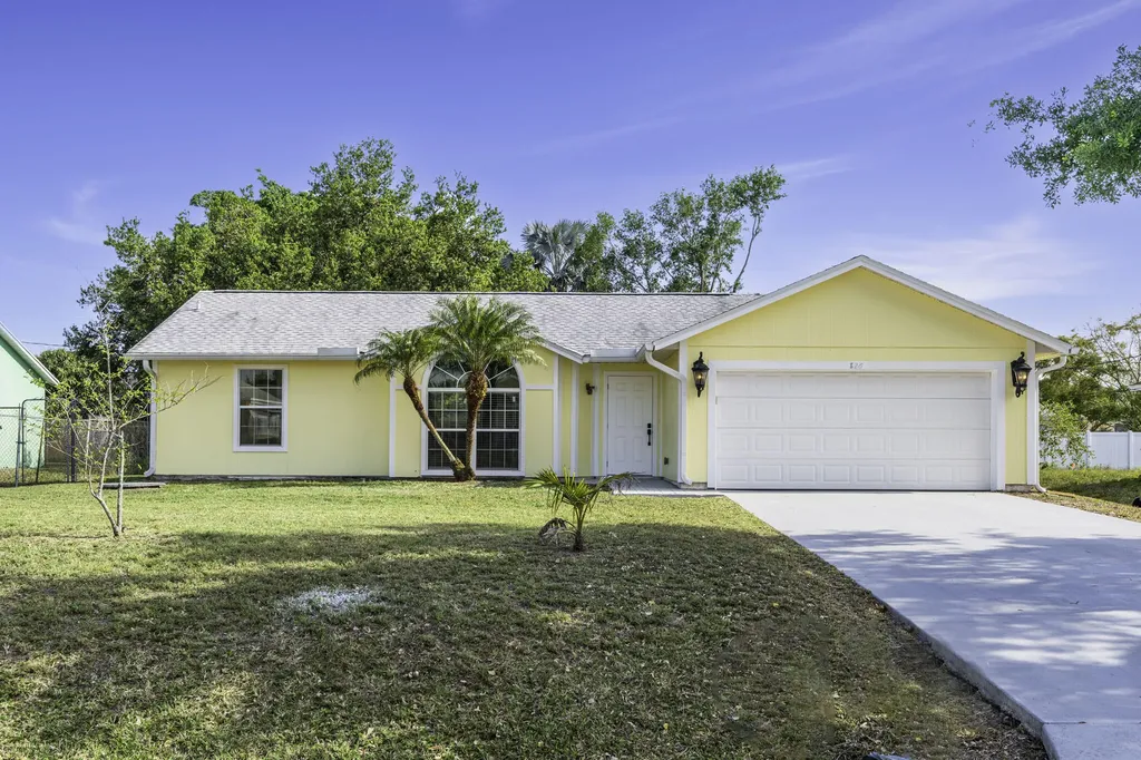 826 SW Duncan Terrace Port St Lucie FL 34953