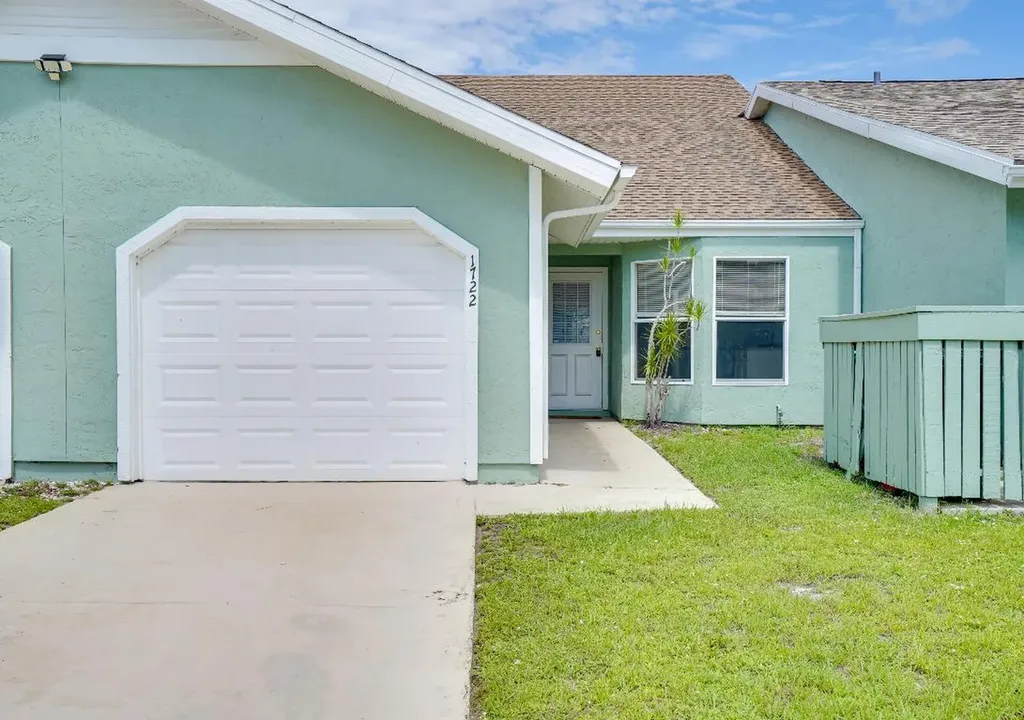 1722 SE Balmoral Court Port St Lucie FL 34952