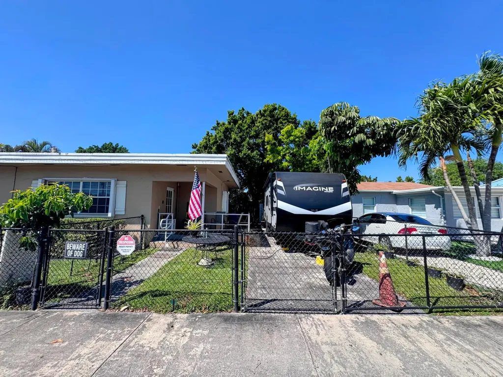 900 N 24th Avenue Hollywood FL 33020