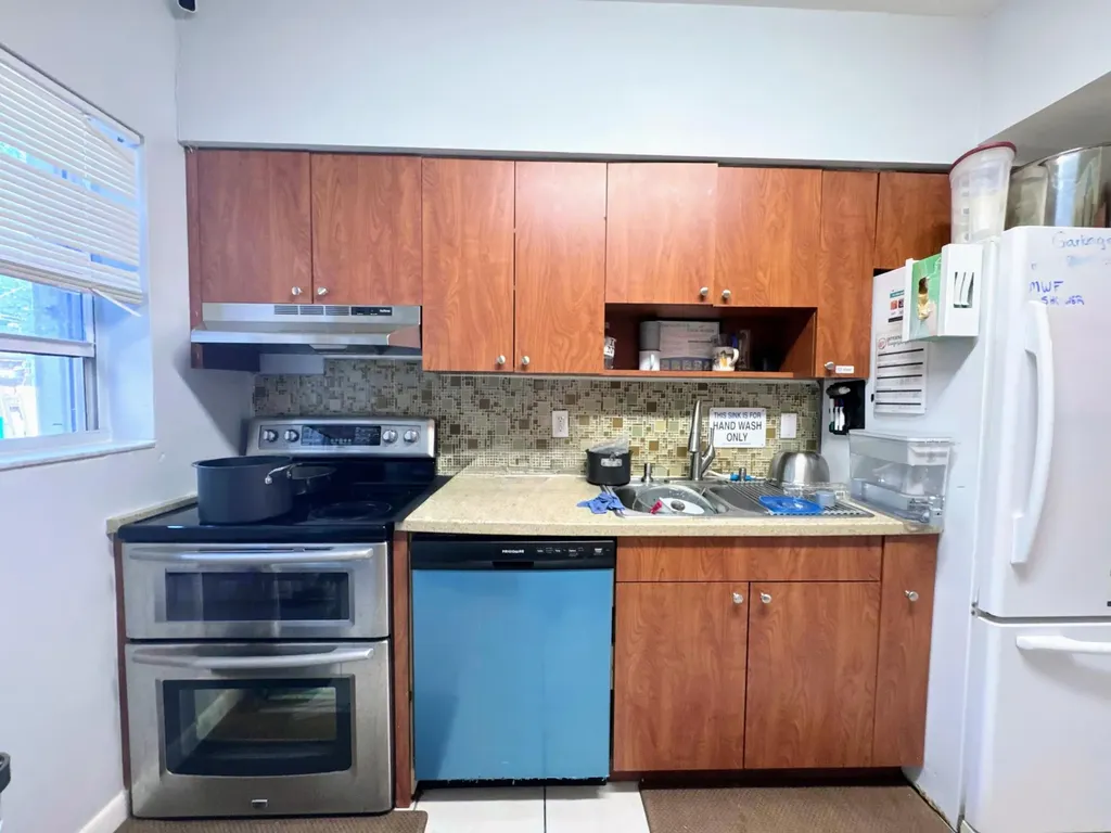 900 N 24th Avenue Hollywood FL 33020