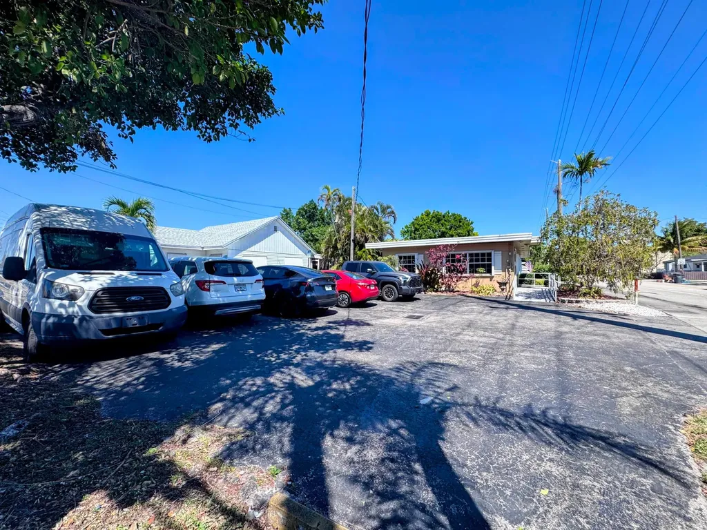 900 N 24th Avenue Hollywood FL 33020