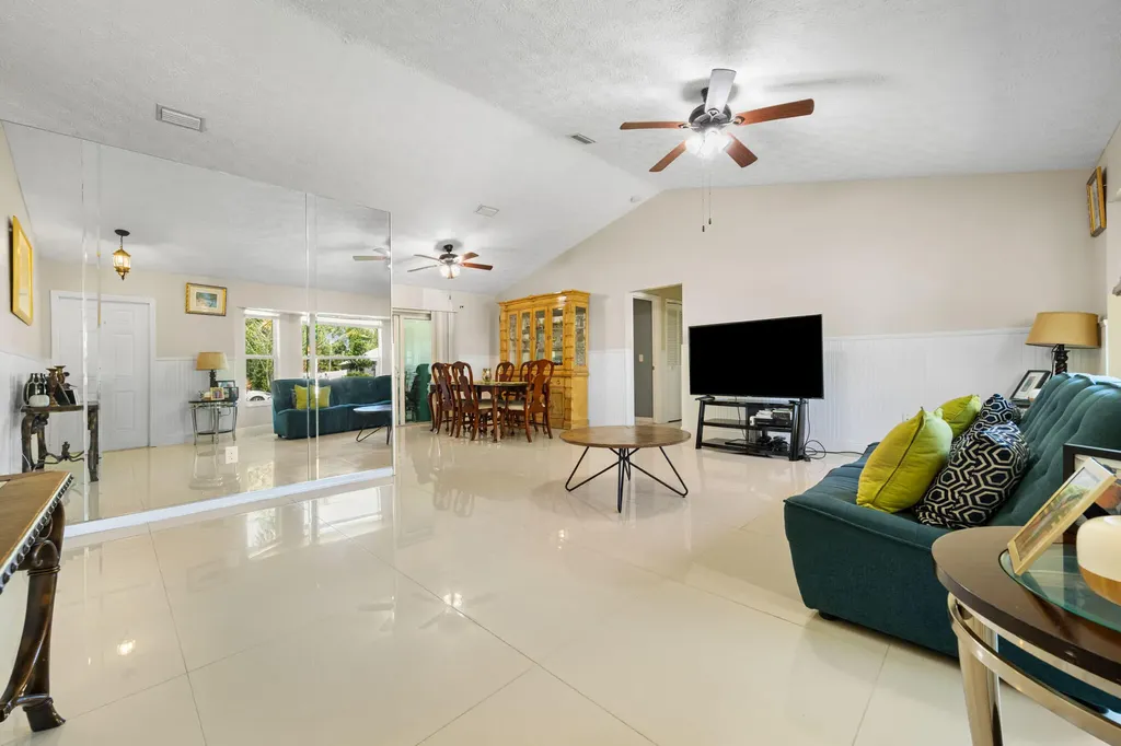 932 SE Damask Avenue Port St Lucie FL 34983