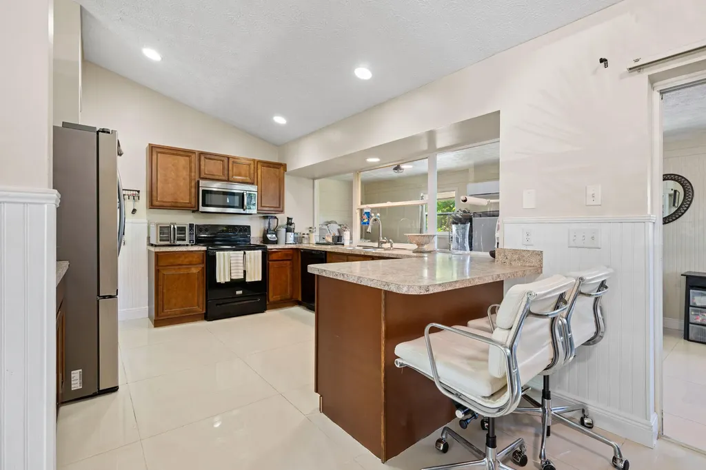 932 SE Damask Avenue Port St Lucie FL 34983