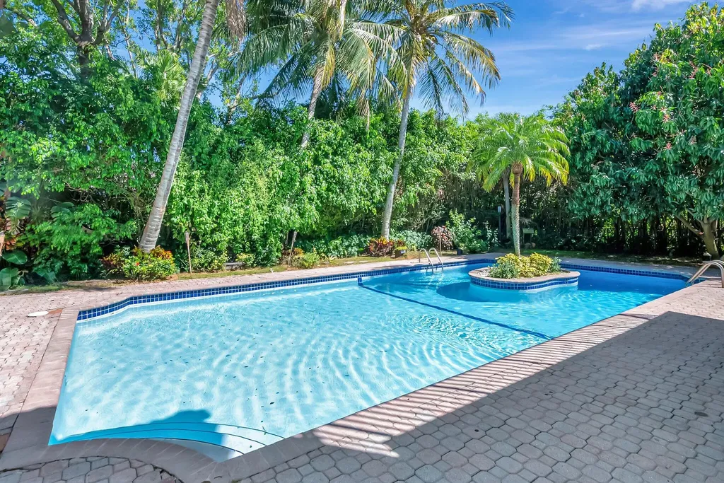 930 N Parkside Circle Circle N Boca Raton FL 33486