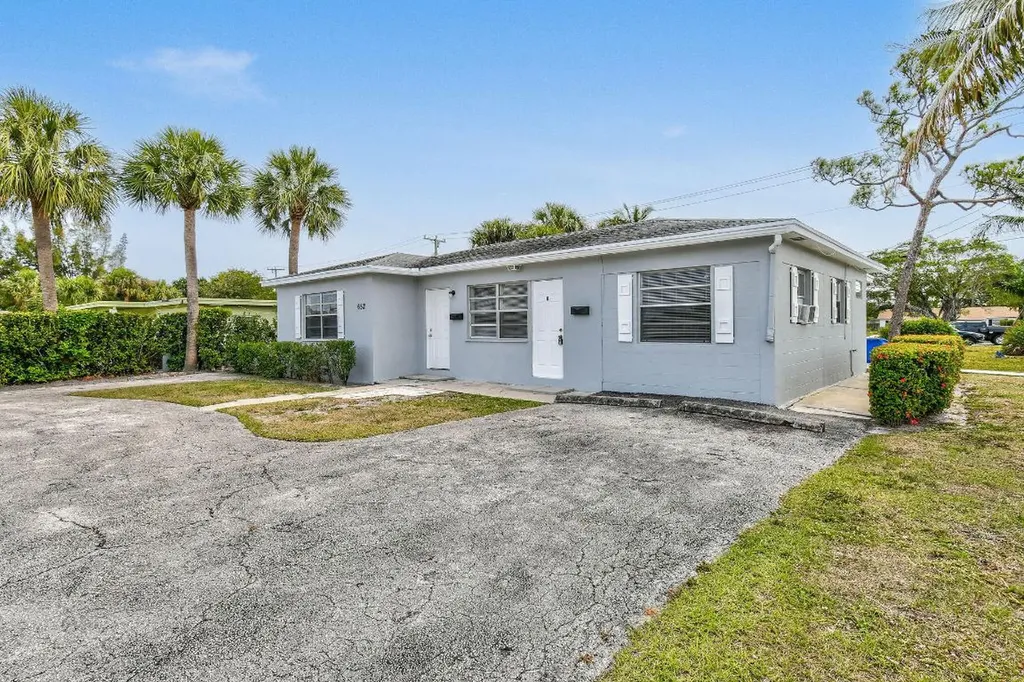 652 Bayberry Drive Lake Park FL 33403