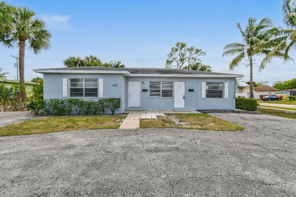 652 Bayberry Drive Lake Park FL 33403
