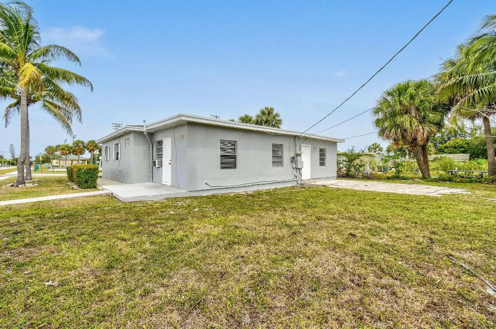 652 Bayberry Drive Lake Park FL 33403