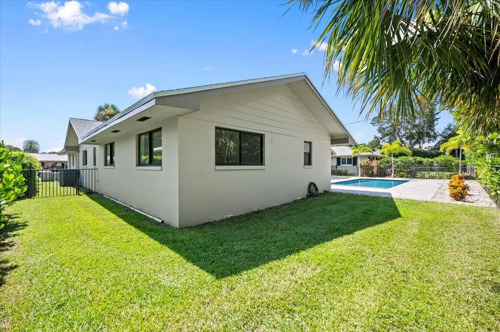 11569 Landing Place North Palm Beach FL 33408