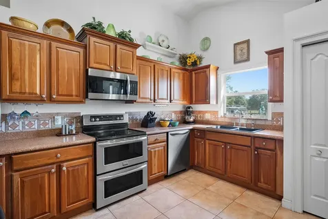 6105 Carlton Road Port St Lucie FL 34987