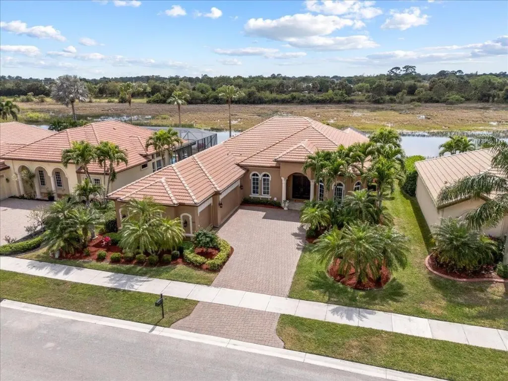 937 SW Grand Reserves Boulevard Port St Lucie FL 34986