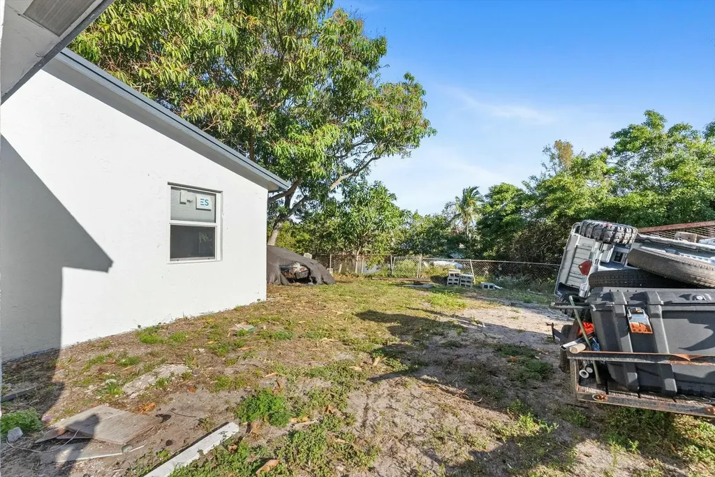 157 NE 6th Court Deerfield Beach FL 33441