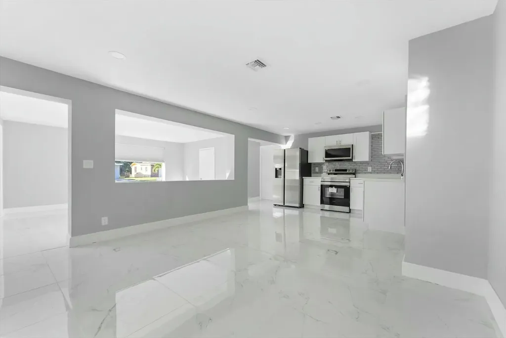 157 NE 6th Court Deerfield Beach FL 33441