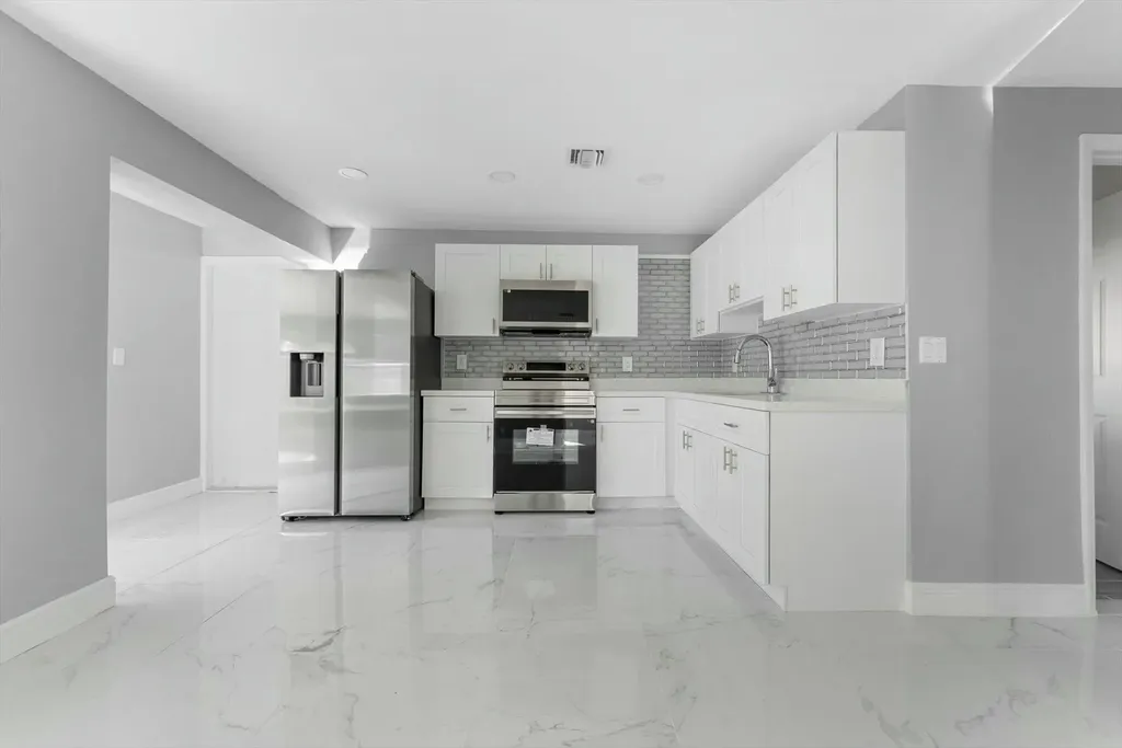 157 NE 6th Court Deerfield Beach FL 33441