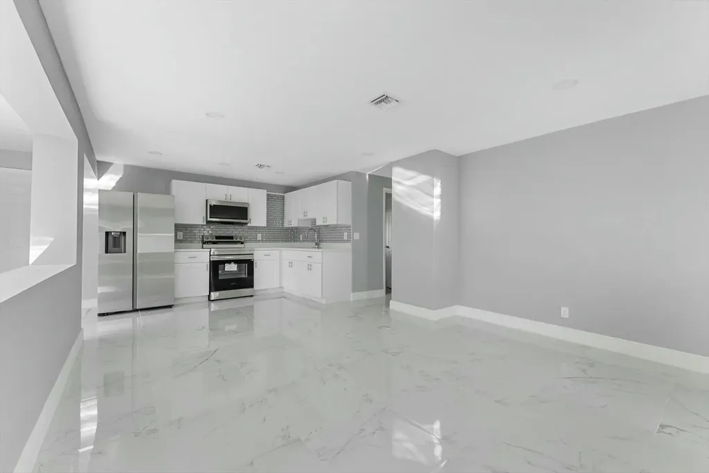 157 NE 6th Court Deerfield Beach FL 33441